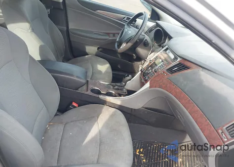 2011 Hyundai Sonata Hybrid z USA, uszkodzony, nr VIN KMHEC4A48BA006546